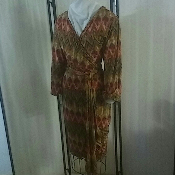 Tied wrap dress - Picture 3 of 3